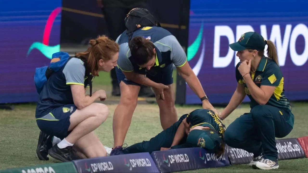 On Comeback Trail, Star Australia Pacer Dislocates Shoulder While Saving Boundary At T20 World Cup- WATCH