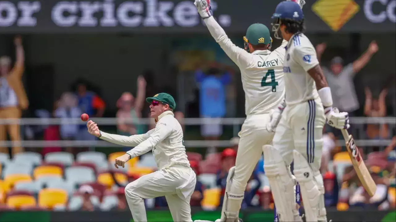 Sweet Redemption! Steve Smith Grabs A Stunner To See KL Rahul's Back After Dropping Him On 33- WATCH