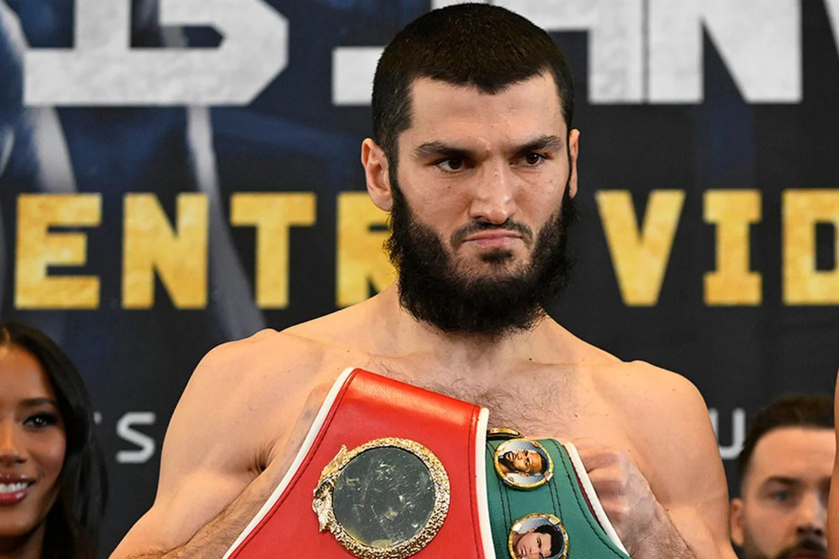 Artur Beterbiev Edges Out Dmitry Bivol to Become First Undisputed Light Heavyweight Champion in Over 20 Years