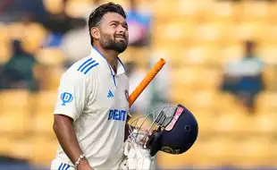 '50 Crore Mei Jana Chahiye IPL Auction me!' : Ex Pakistan Star Lavishes INSANE Praise On Rishabh Pant